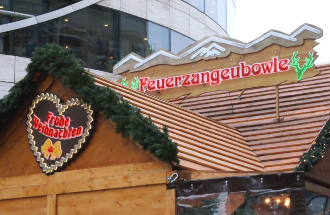 Glühwein Feuerzangenbowle Weihnachten Weihnachtsmarkt Düsseldorf